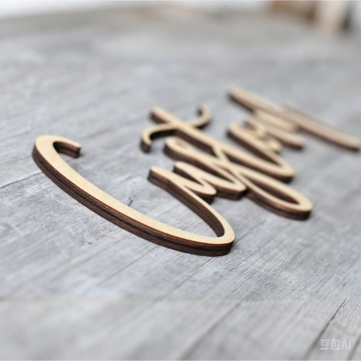 Personalized wooden name tag with custom content and multi-color options, ideal for home, wall, or holiday decoration by Veltora.