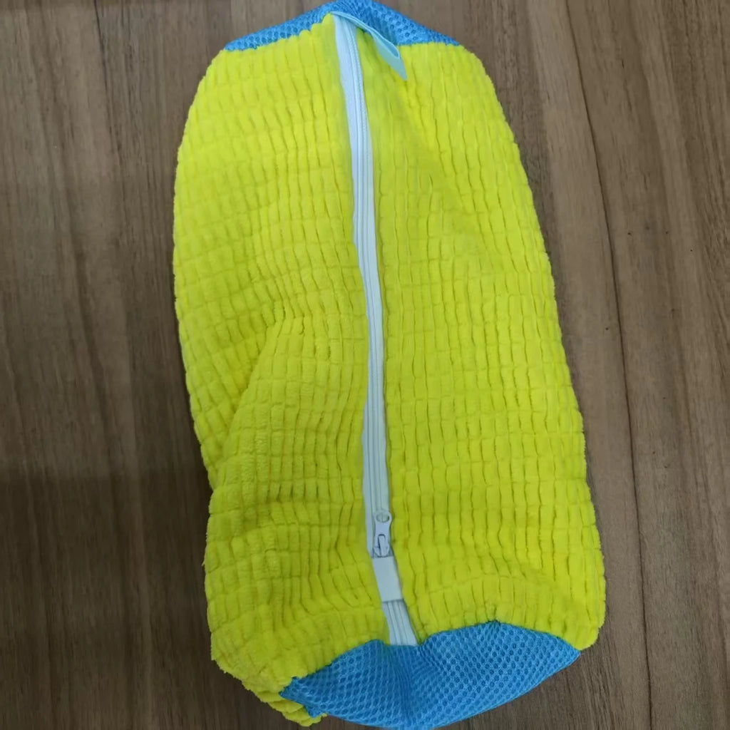 Veltora reusable shoe washing machine bag for sneakers and tennis shoes, designed to clean and protect footwear during laundry.