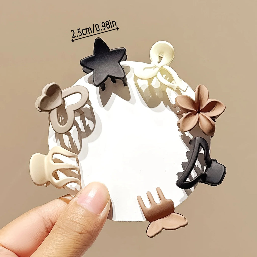 Set of beige mixed small clips from Veltora, cute girl accessories for daily use, occasions, or travel gifts, shown in the image.