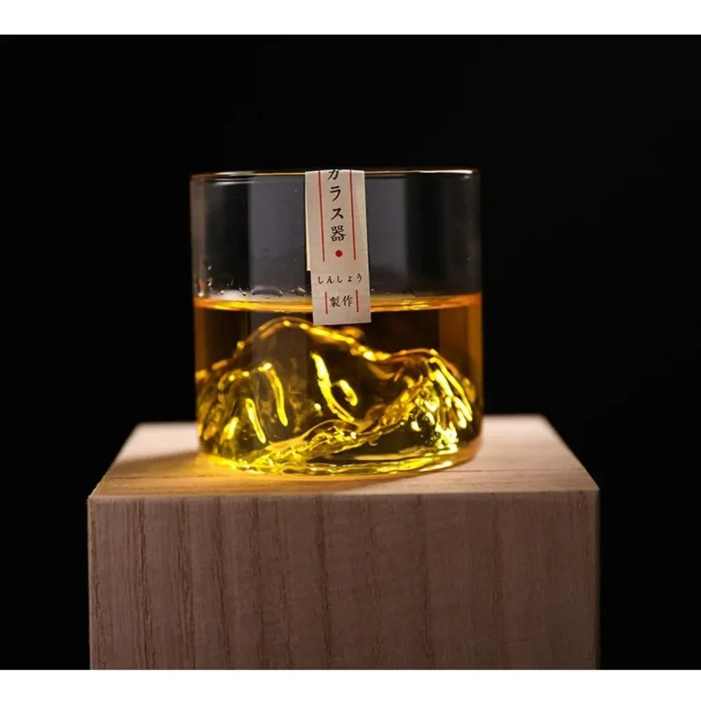 Veltora 5 oz 3D Guanshan whiskey glass set with transparent crystal cups, ideal for whiskey, cognac, cocktails, and wine.