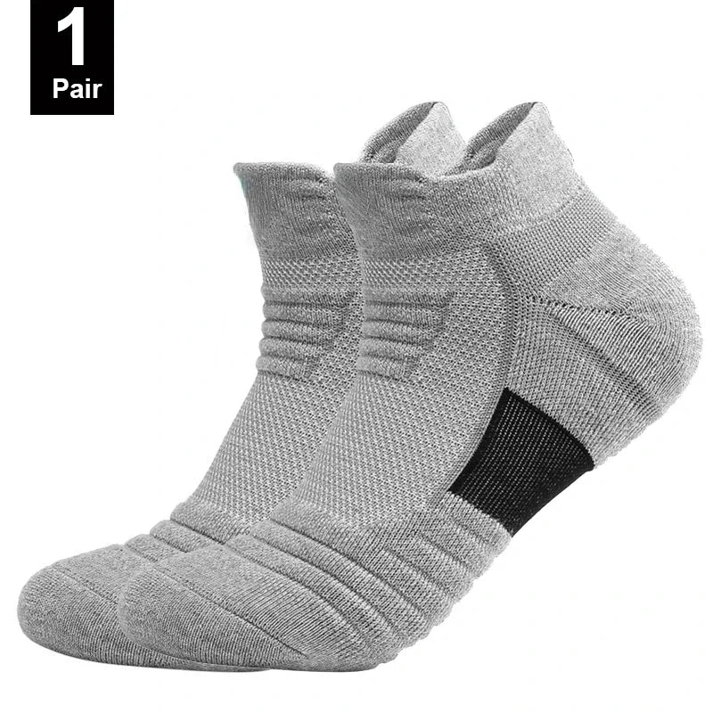 Veltora men's anti-slip football socks, breathable cotton sport socks with short and long tube designs for soccer and basketball, size 39-45.