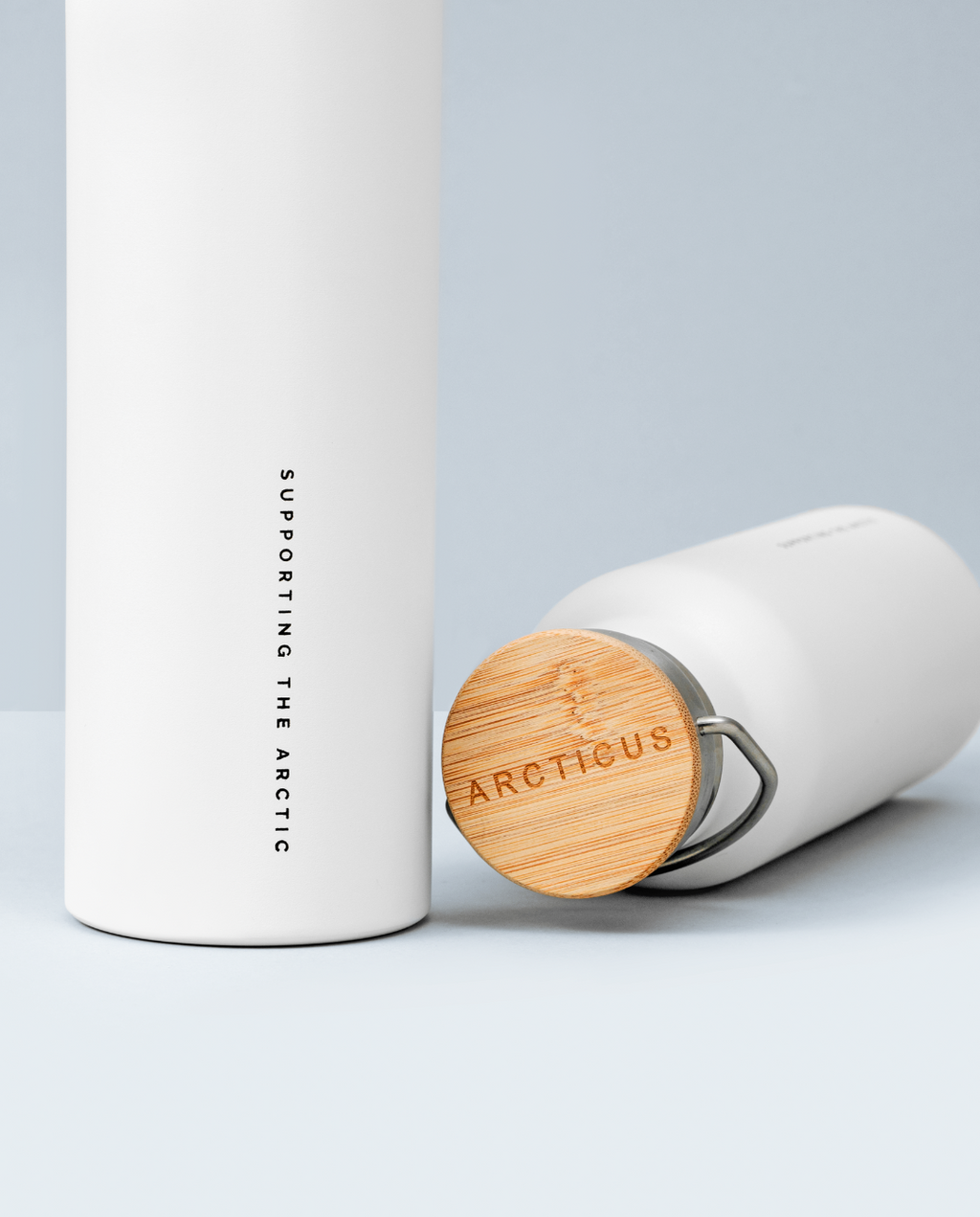 Arcticus 500ml Arctic Bottle drinkware with a sleek design, insulated for keeping beverages cold or hot.