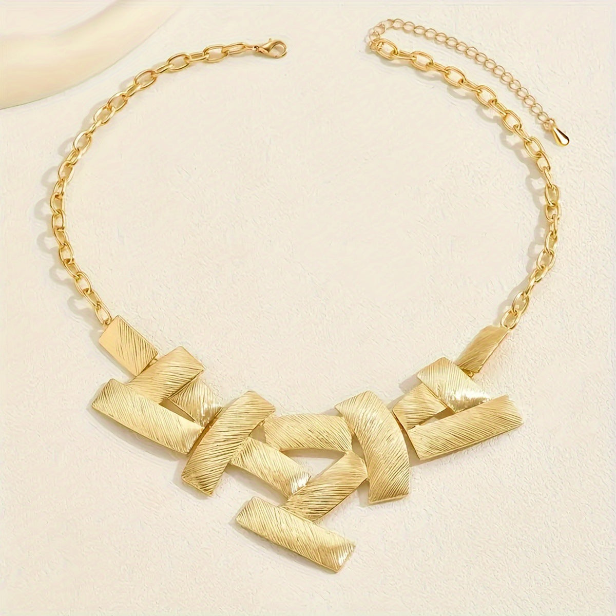 Gold Y2K-style versatile alloy necklace with layered chain design, stylish and trendy jewelry accessory.