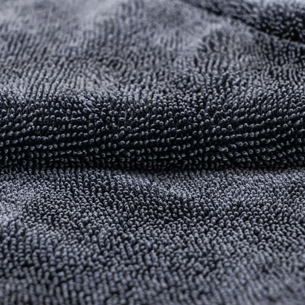 Grey metallic Water Magnet microfiber car drying towel by GoGoNano, 40x60 cm, 1200 g/m² for fast, efficient vehicle drying.
