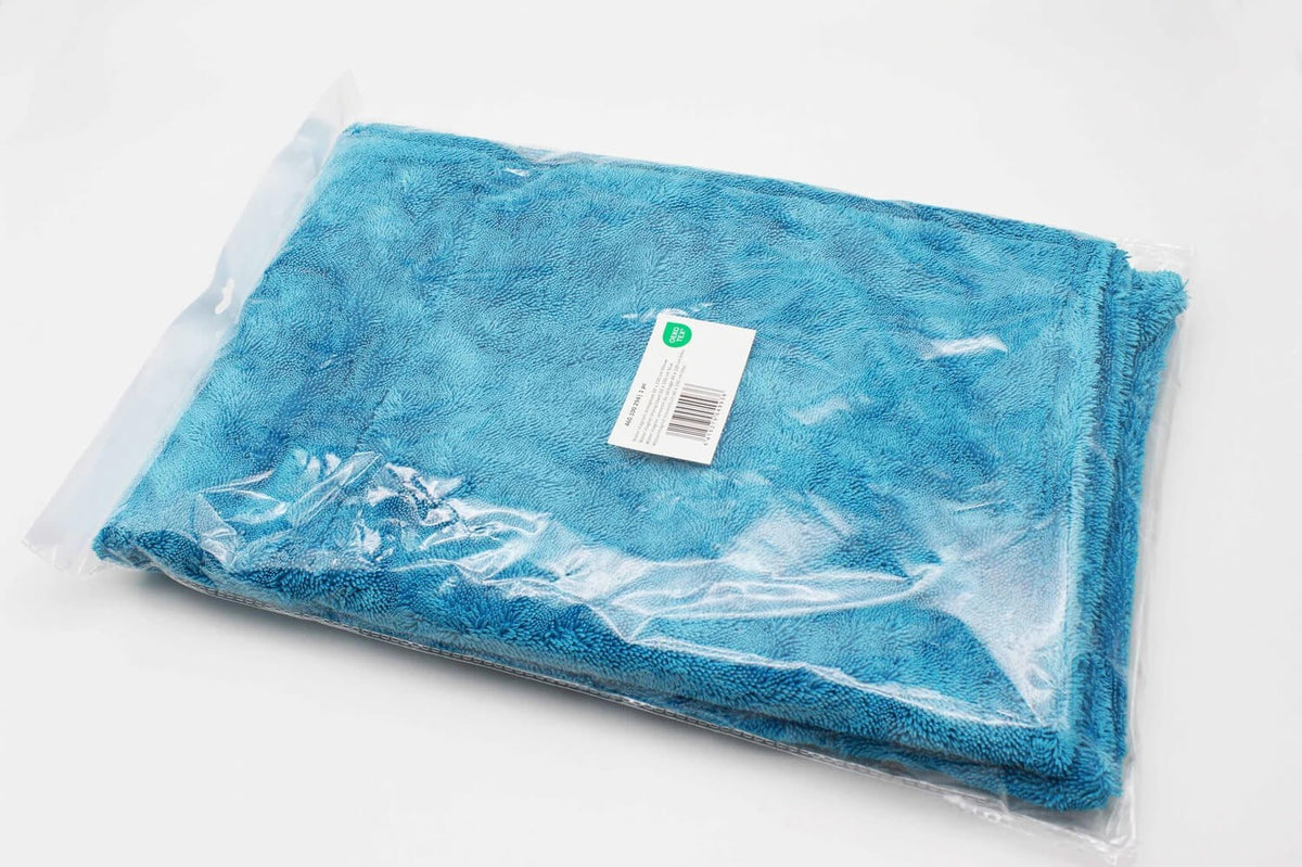 GoGoNano Water Magnet microfiber car drying towel in grey metallic, 1200 g/m², used for quick and efficient vehicle drying.