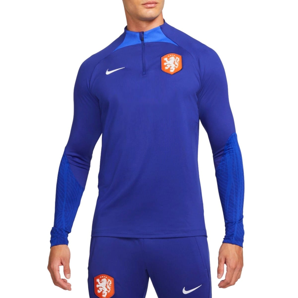 Men's Netherlands training technical soccer tracksuit by Nike, featuring a comfortable fit and team logo, for 2022/23 season.